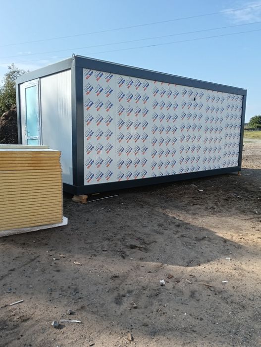 Vând containare modulare