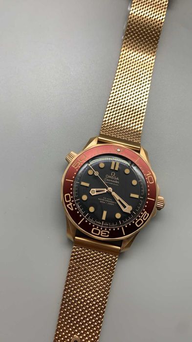 omega seamaster diver 300m сребро-злато