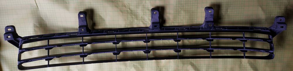 Решётка переднего бампера. Лексус 570.