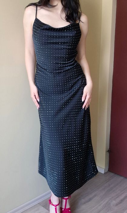 Елегантна рокля с камъни - идеална за сватба, бал или вечерно парти