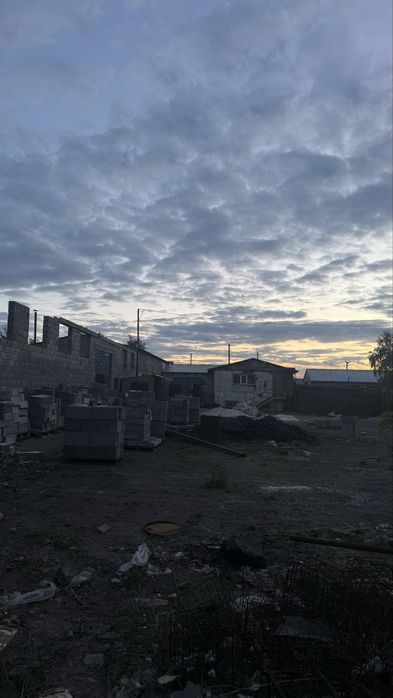 Продам дом с множеством построек