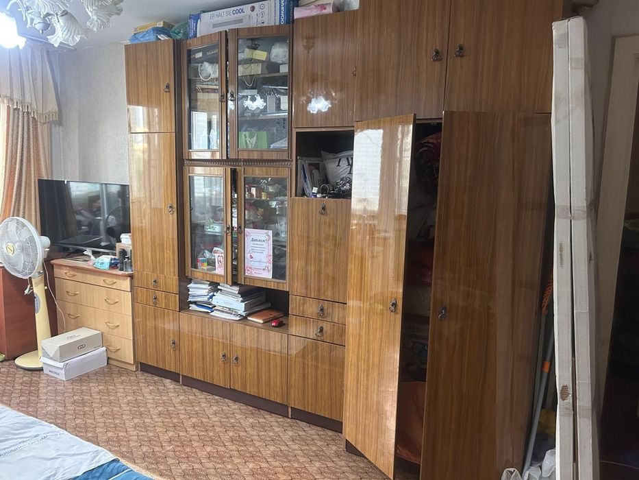 Продам Шкаф стенка