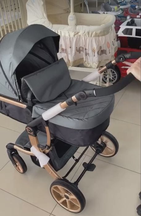 Коляска в отличном состоянии