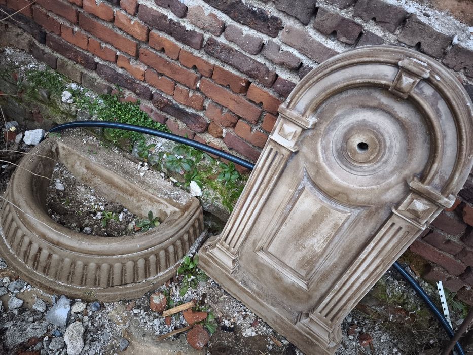 Градинска чешма Римски стил