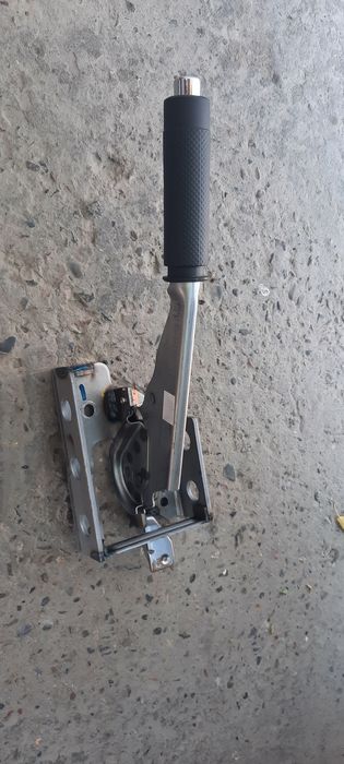 Продам рычаг ручного тормоза от Nexia 3.состояние новое.снято сразу