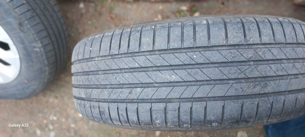 Set Anvelope bridgestone  vara 215 65 16