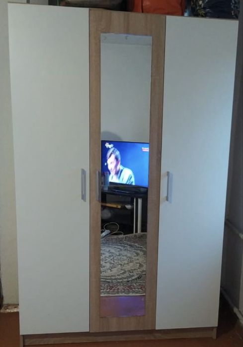 Шкаф киім салатын и ыдыс коятын