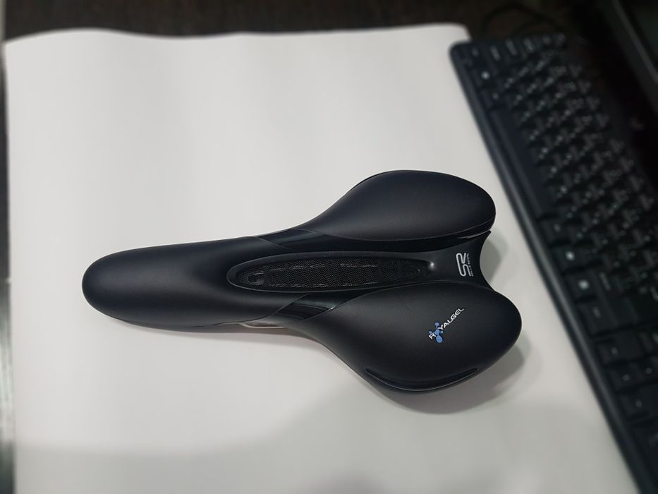 Седло для езды на велосипеде