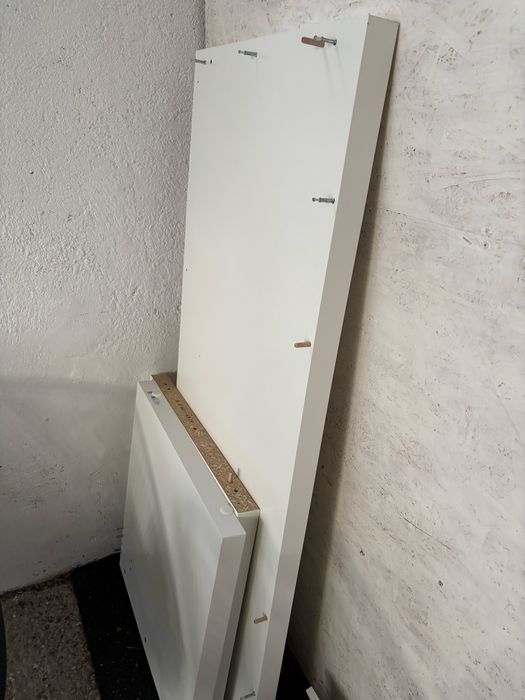 Birou Alb Ikea cu tablie culisanta