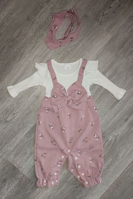 Бебешки дрехи за момиче