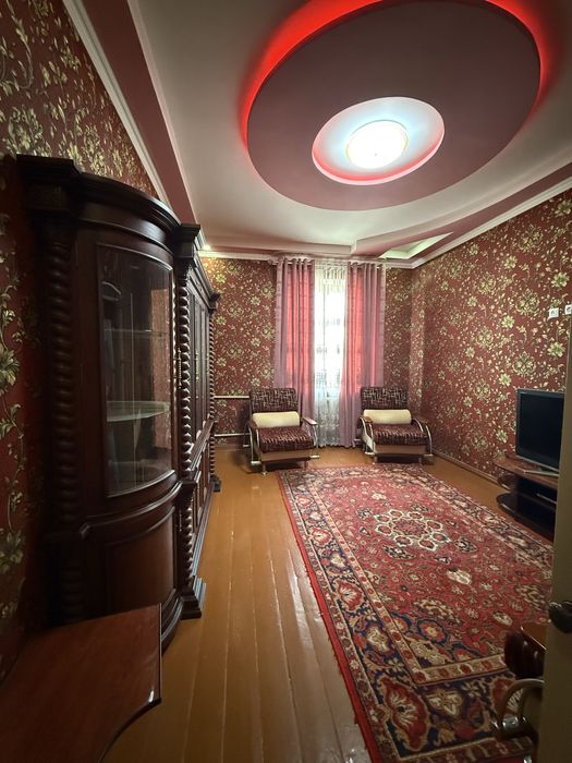 Квартира центрда сотилади