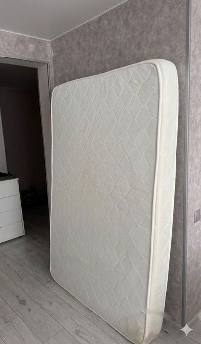 Матрас 140 на 200 б/у