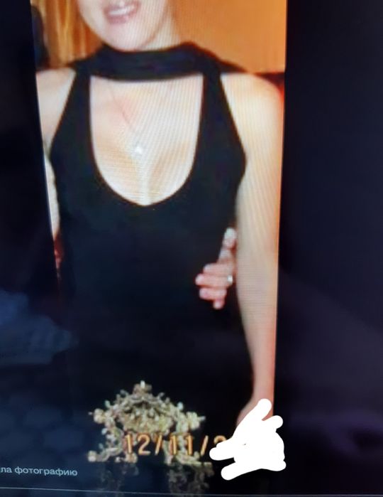 Платье длинное, и очень красивое