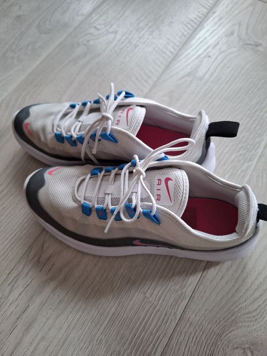 NIKE Air Max Axis White