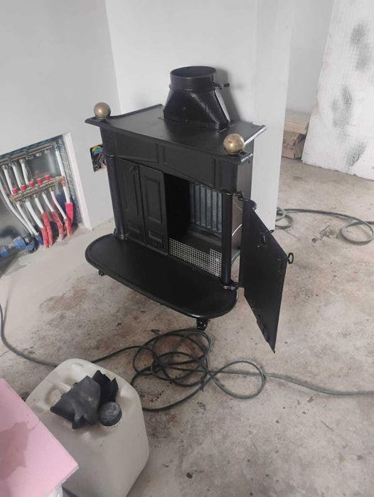 Vand soba si semineu din fonta