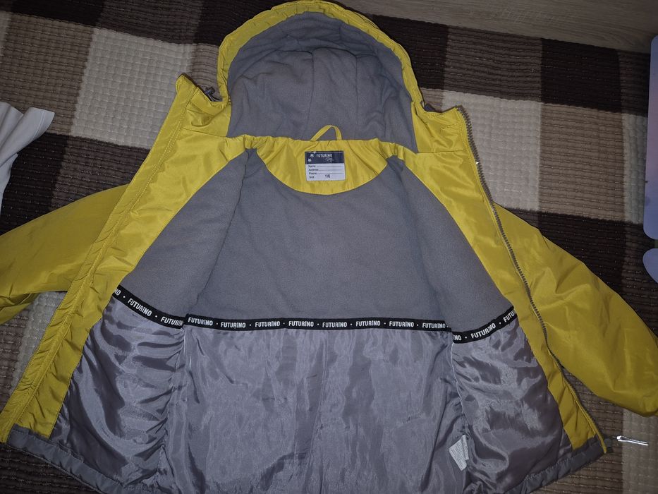 Продам куртку на мальчика б/у