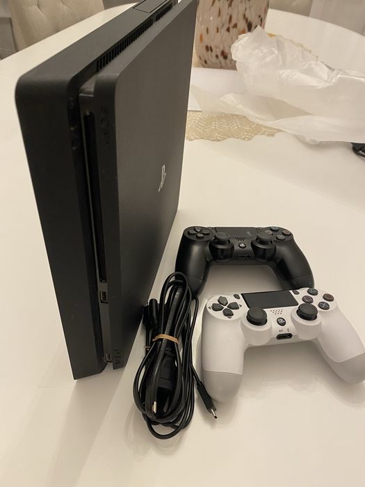 PS 4 Slim  perfecta stare