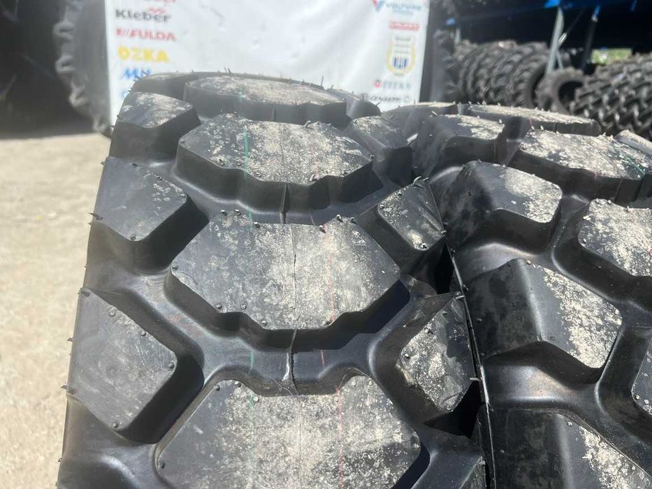 Anvelope noi pentru buldo 12.5/80-18 cu 16 pliuri marca ARMOUR