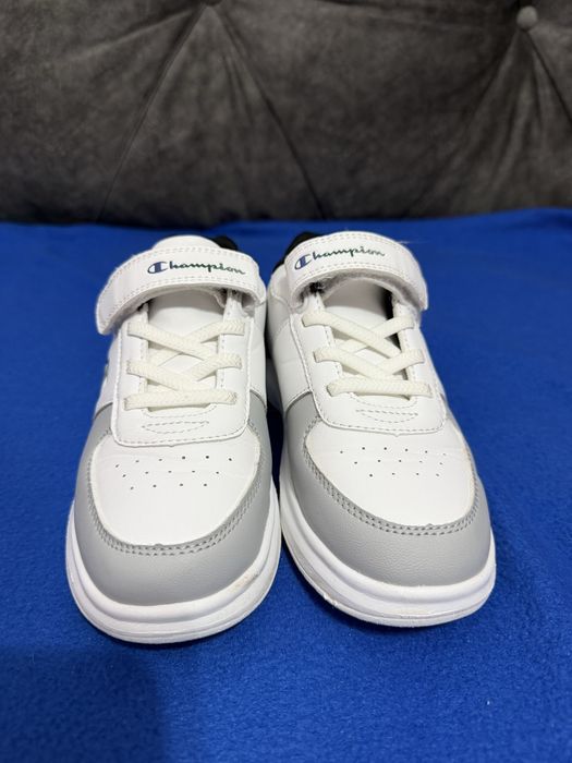 Adidași Champion mărimea 32