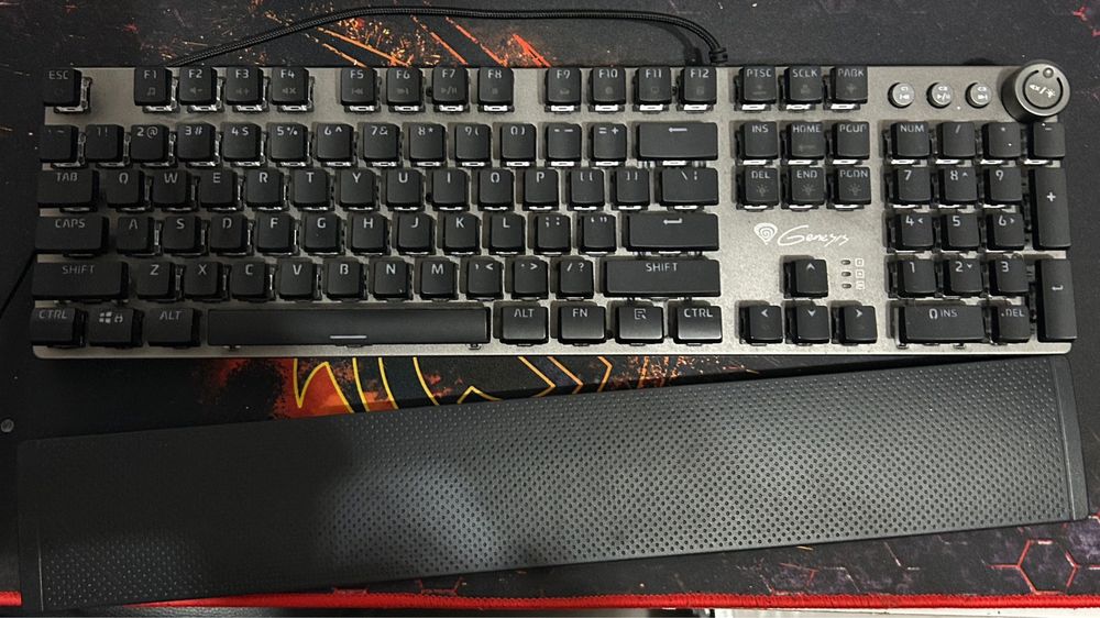 Laptop HP, Tastatura si mouse