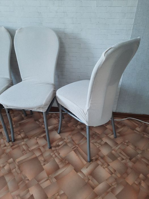 Стулья 5 штук с чехлами