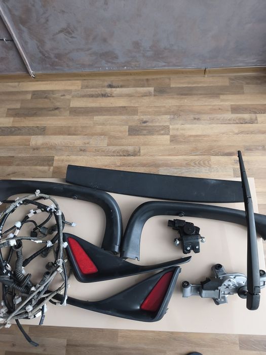 Piese Toyota CHR lunetă .sensori spate