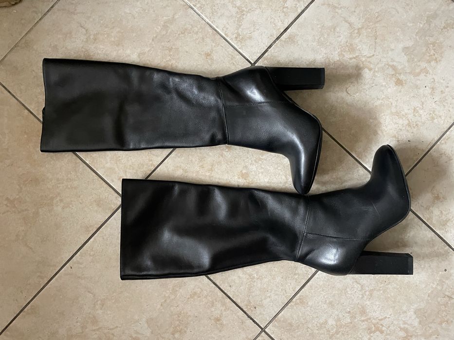 Дамски кожен ботуш до коляното