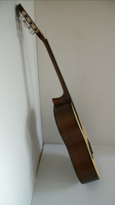 Класическа китара Kirkland