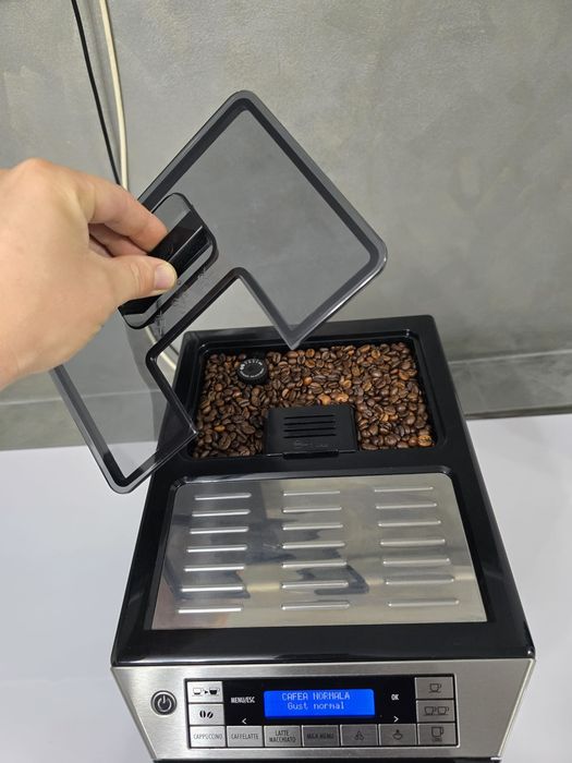 Aparat cafea expresor espressor Delonghi IMPECABIL