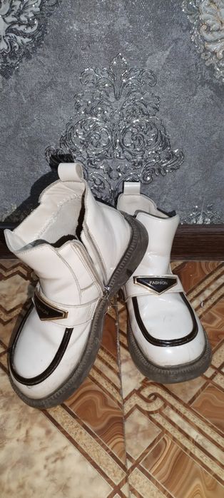 Продам детский обувь