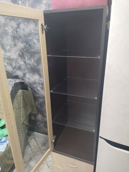 Мебель Шкаф стеклянный