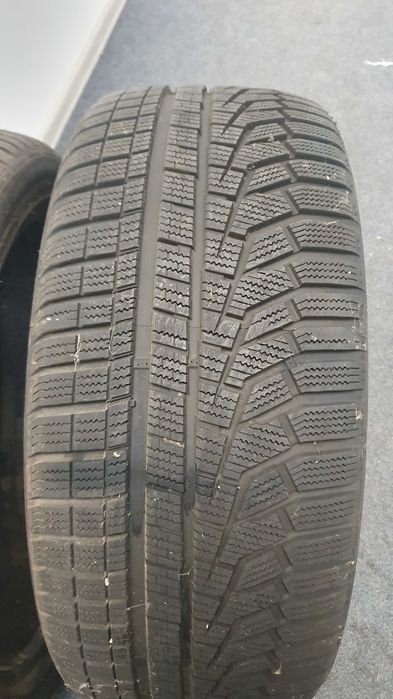 Зимни гуми 20” Hankook – 245/40/20 + 275/35/20, 7.9 мм Спорт пакет