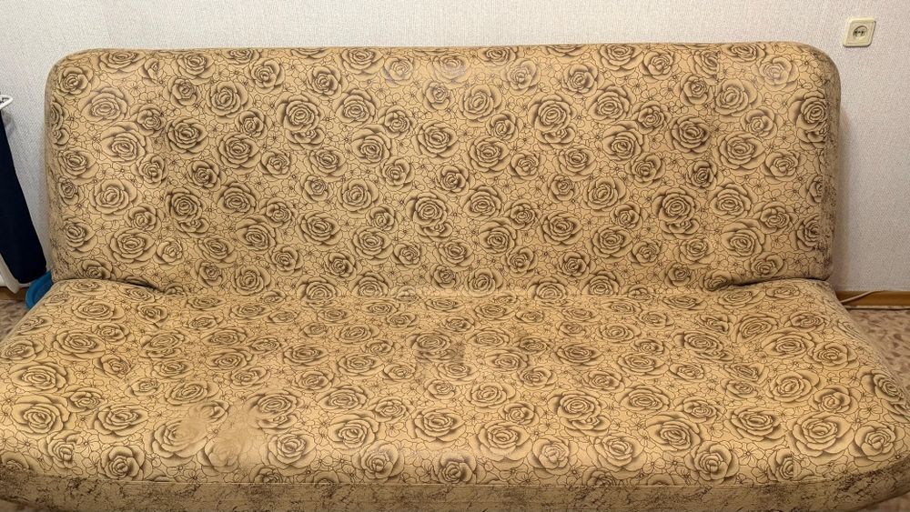 Диван для дома в хорошем состоянии