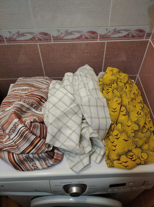 Маленькие куски одежды, отрезы, ткань для поделок, рукоделия.