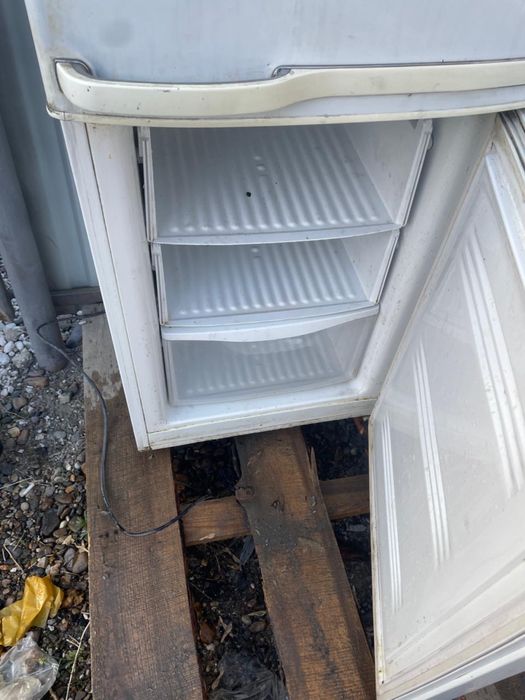 Продам рабочий холодильник