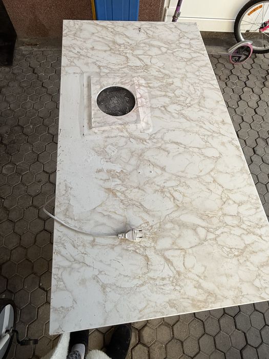 Masa manichiura cu aspirator