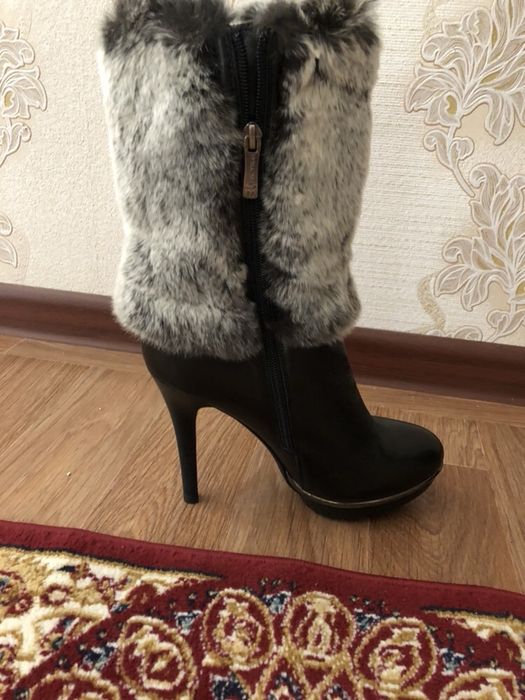 Продаю зимние сапоги