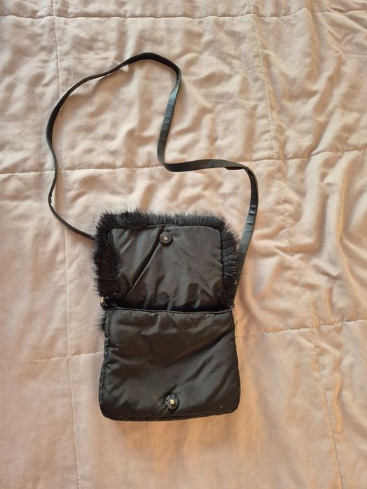 Отдам одежду разную