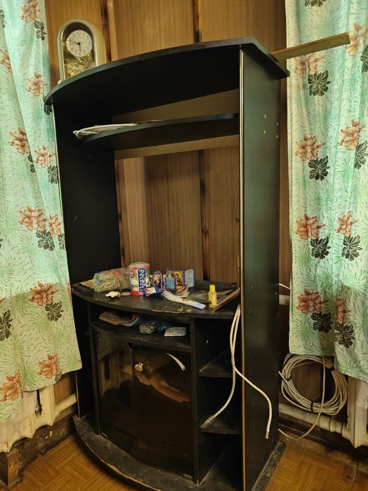 Продам полку под телевизор