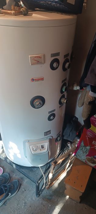Vând cazan pe peleți și boiler
