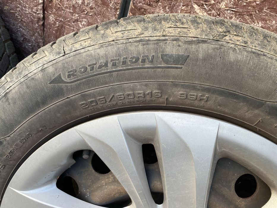 Jante+Cauciucuri+ Capace 205/60 R16 Hyundai i40 Pret 1000 lei