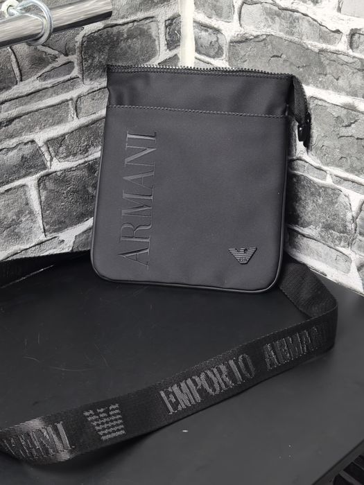 Emporio Armani чанта 2026