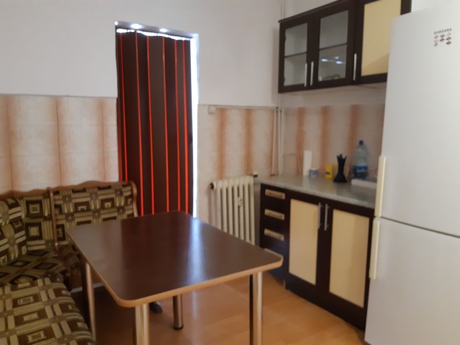 Vand apartament 2 camere decomandat