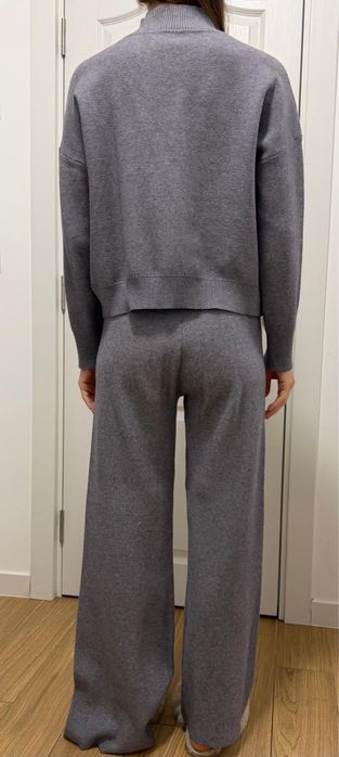 Плетен топъл костюм от италианската марка Lara