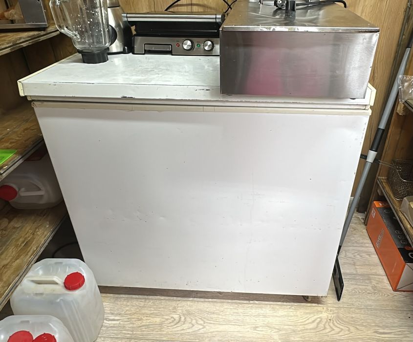 Продам  морозильник