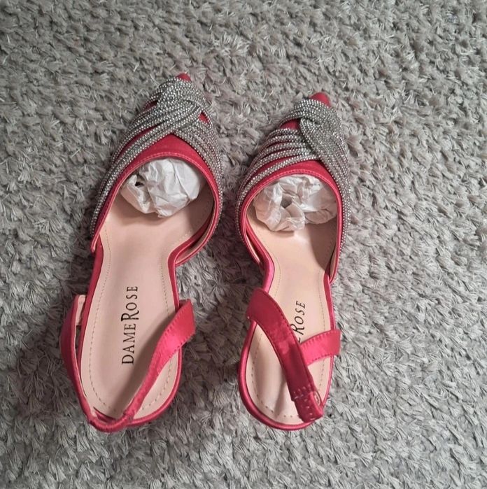Pantofi eleganți de dama