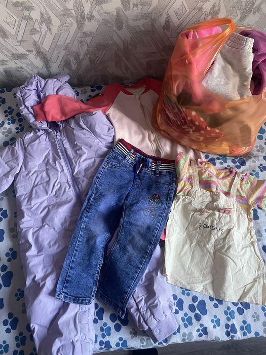 Отдам даром вещи на девочку