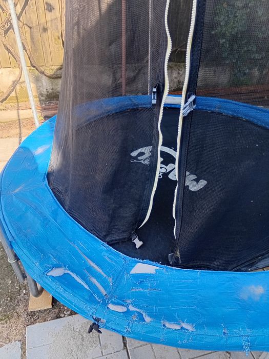 Trambulina copii diametru 180 cm in stare cat de cat buna