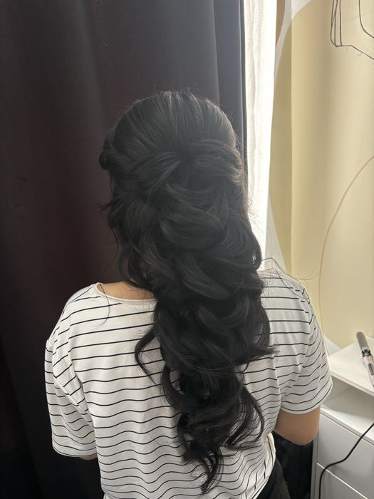 Макияж прическа локоны