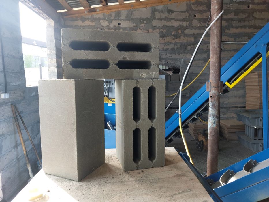 Пескоблоки стеновые и перегородочные, вибропрессованные